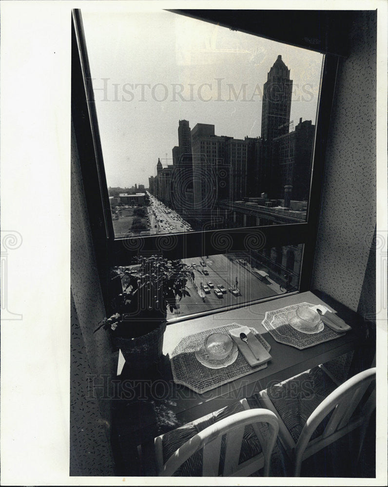 1980 Press Photo parsons table corner niche Tallchief apartment - Historic Images