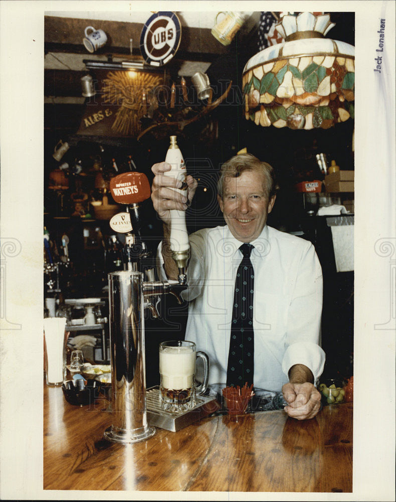 1991 Press Photo Butch McGuire Owner Of Chicago Bar Butch McGuire&#39;s Singles Bar - Historic Images