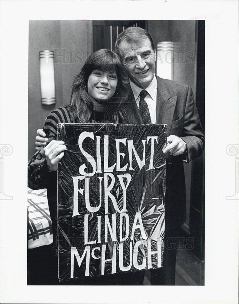 1992 Press Photo Linda McHugh, writer of &quot;Silent Furry&quot; with her father. - Historic Images