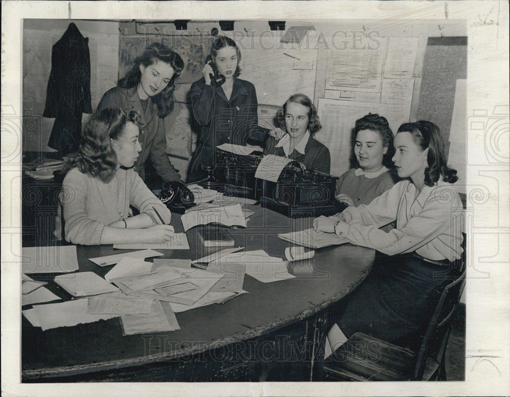 1944 Press Photo University Illinois Student Newspaper All-Female Staff - Historic Images