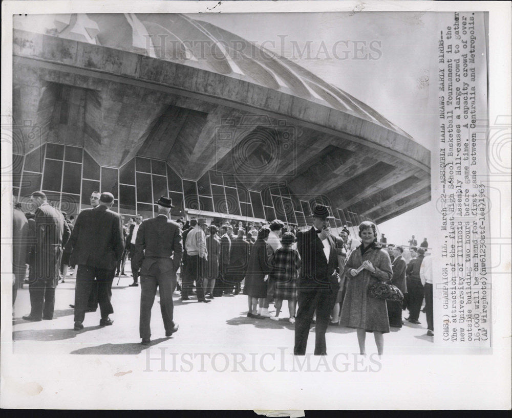 1963 Press Photo University of Illinois Assembly Hall draws a crowd - Historic Images