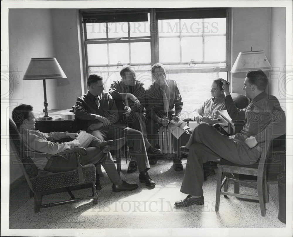 1943 Press Photo University of Illinois Soldiers Of Specialized Training - Historic Images