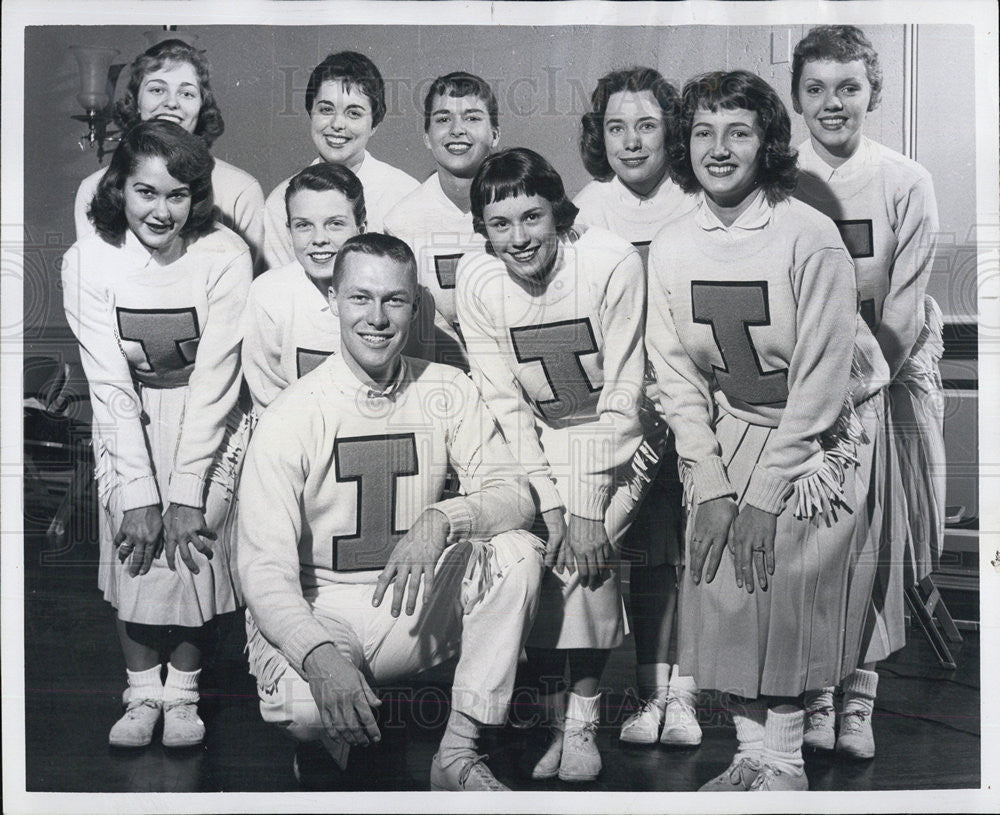 1958 Press Photo University Of Illinois Varsity Cheerleading Squad - Historic Images