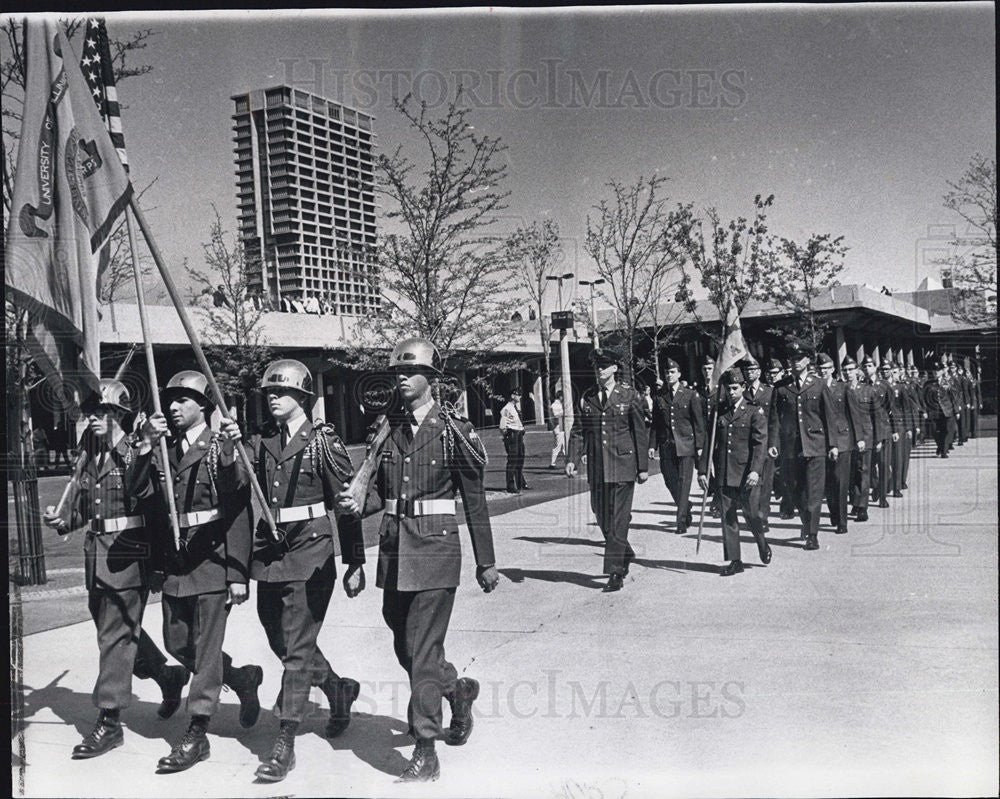 1968 Press Photo Reserve Officers Training Corps At The University Of Illinois - Historic Images