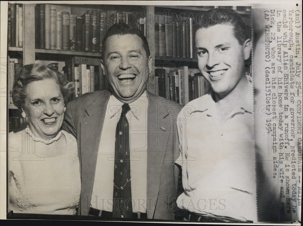 1954 Press Photo Ralph Yarborough with Family in the library of his home. - Historic Images