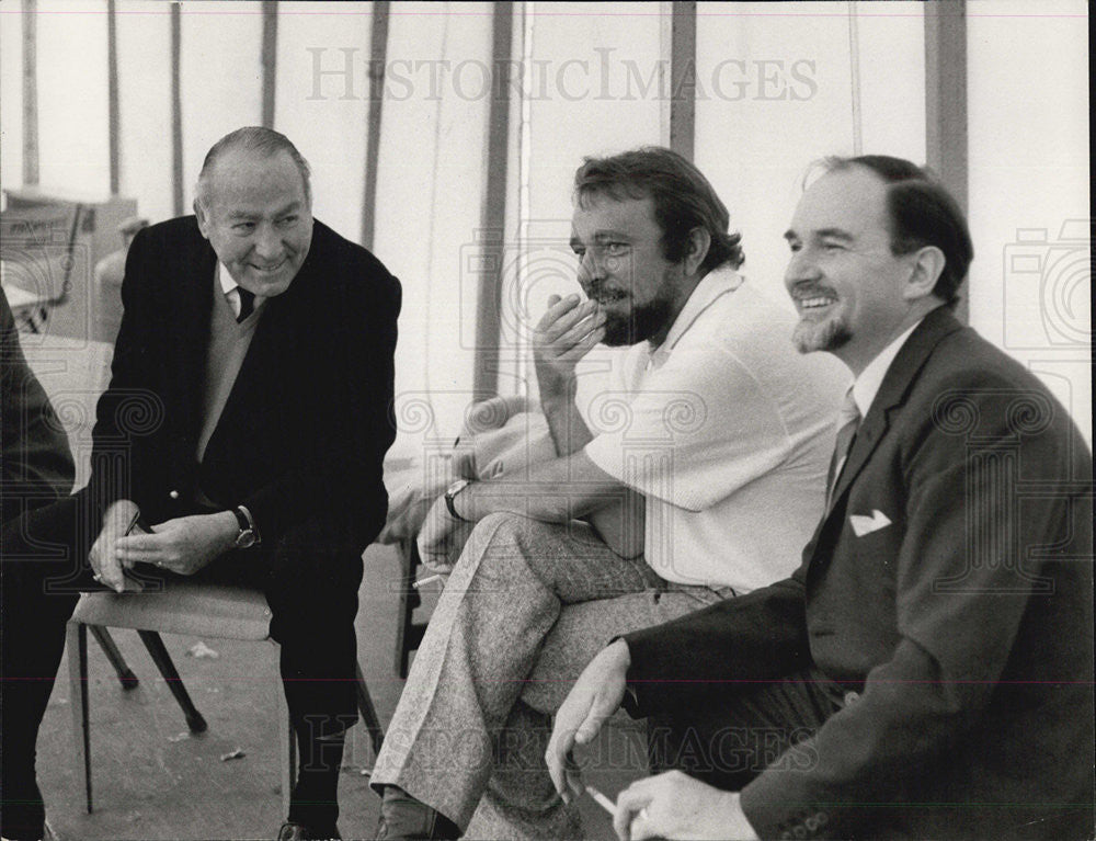 1986 Press Photo Hal B. Wallis Movie Producer with Friends. - Historic Images