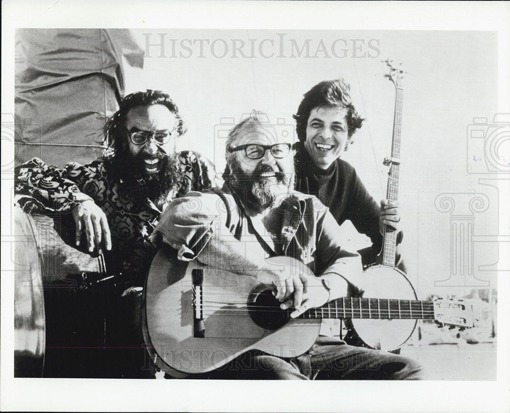 1975 Press Photo Pictured is Gleen Yarbrough and the Limelights. - Historic Images