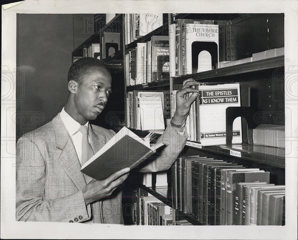 1953 Press Photo Albert H. Miller book-club manager - Historic Images