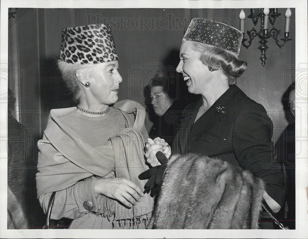 1960 Press Photo Mrs. Arthur Millas and Mrs. Albert Gordon at the Women&#39;s Wester - Historic Images