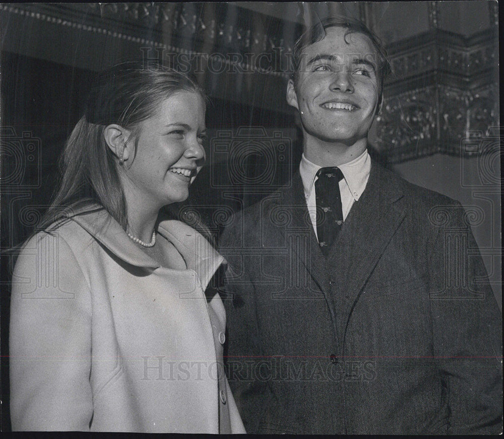 1968 Press Photo Ann Miller and Gregory Haywood at the Auditorium Theater - Historic Images