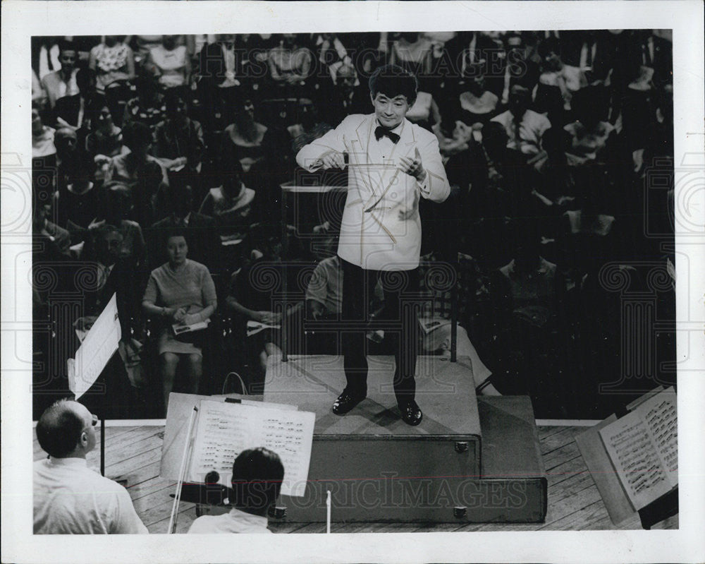 1969 Press Photo Conductor Seiji Ozawa - Historic Images