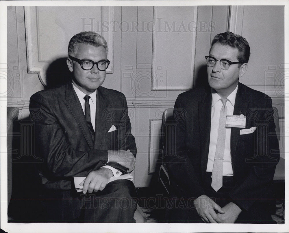 1962 Press Photo Donald L. Porth, V.P. Of Culligan, and W.A. Fickes Sr., Sales M - Historic Images