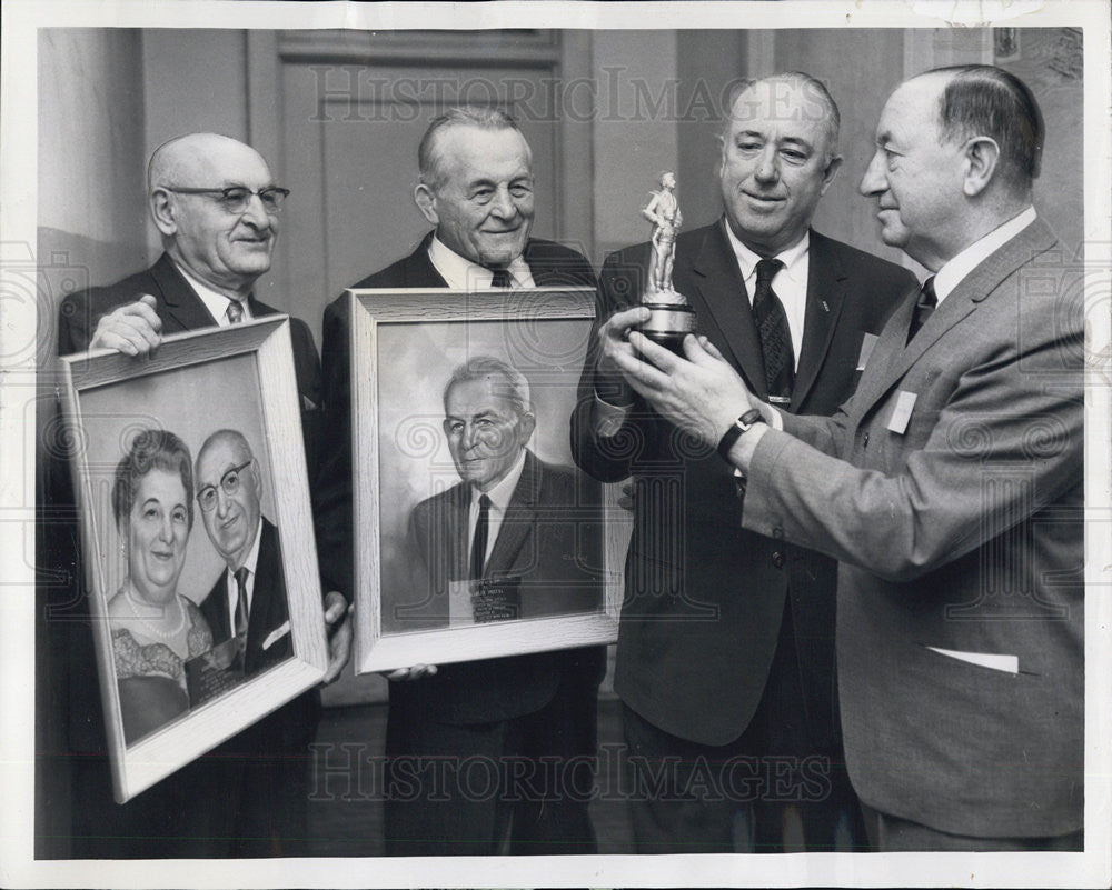 1962 Press Photo Old Town Boys Club Presentations Awards George Portes - Historic Images