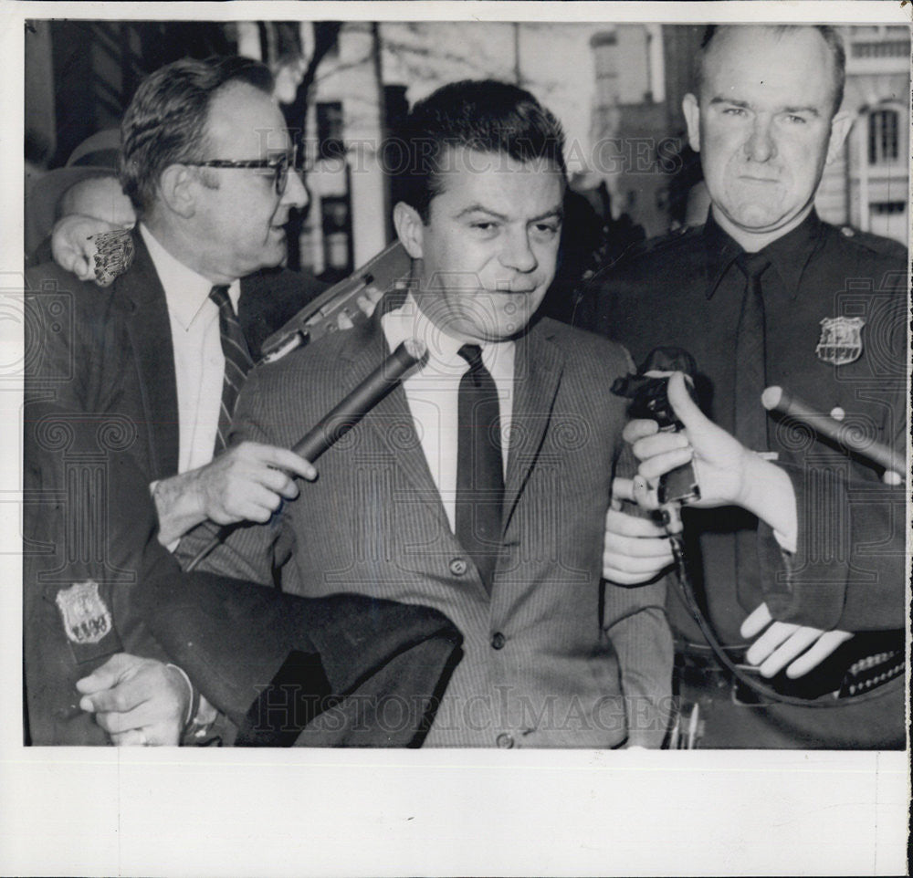 1961 Press Photo Gamble Benedict&#39;s husband, Andrei Porumbeanu, arrested - Historic Images