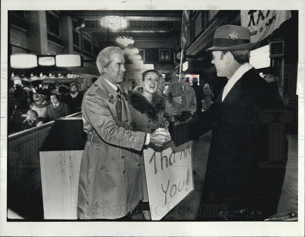 1980 Press Photo John Porter Campaigning for 10th Congressional District - Historic Images