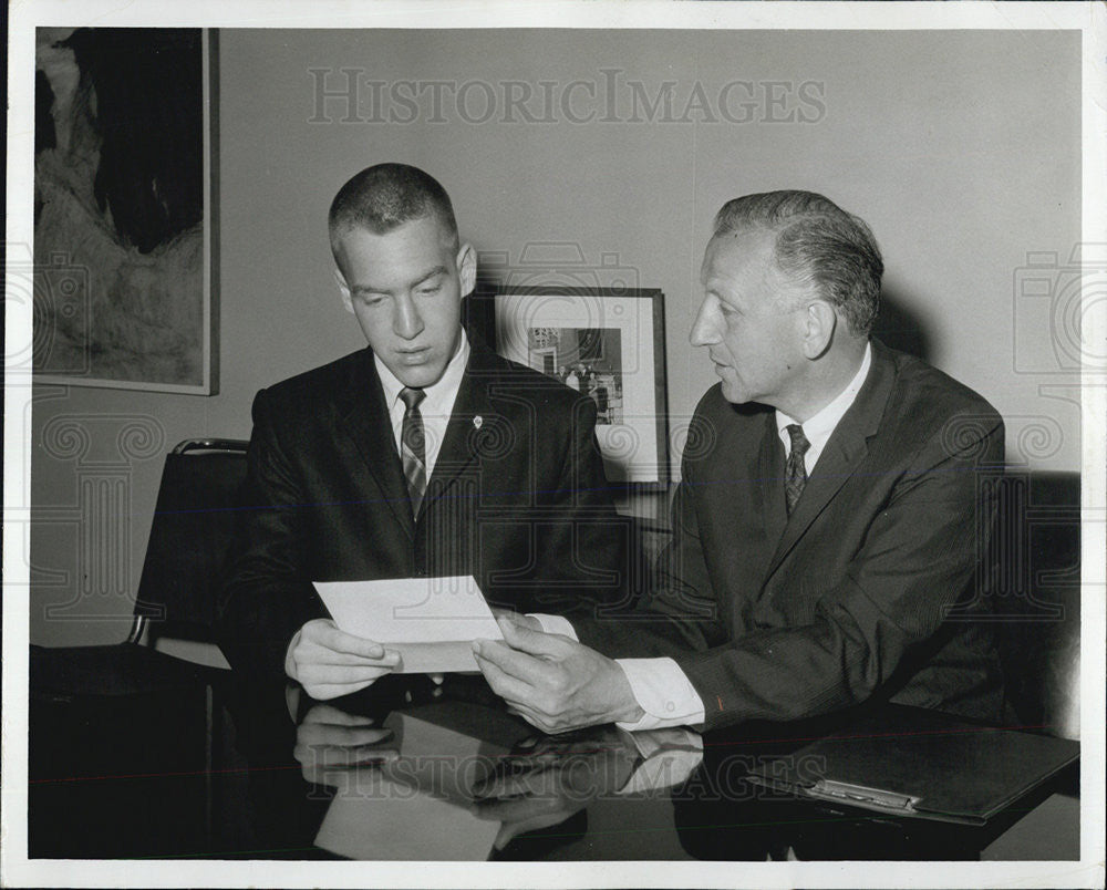 1967 Press Photo Congressman Sidney Yates - Historic Images