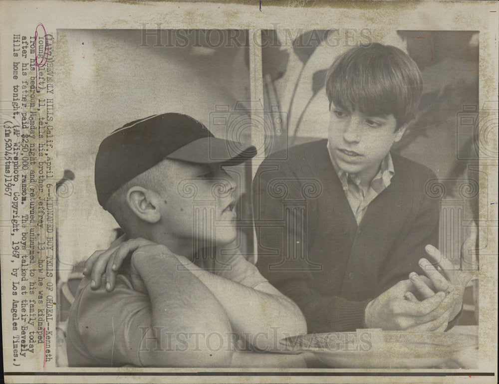 1967 Press Photo Released Kidnapped Child, Kenneth Young, With Brother, Jeffrey - Historic Images