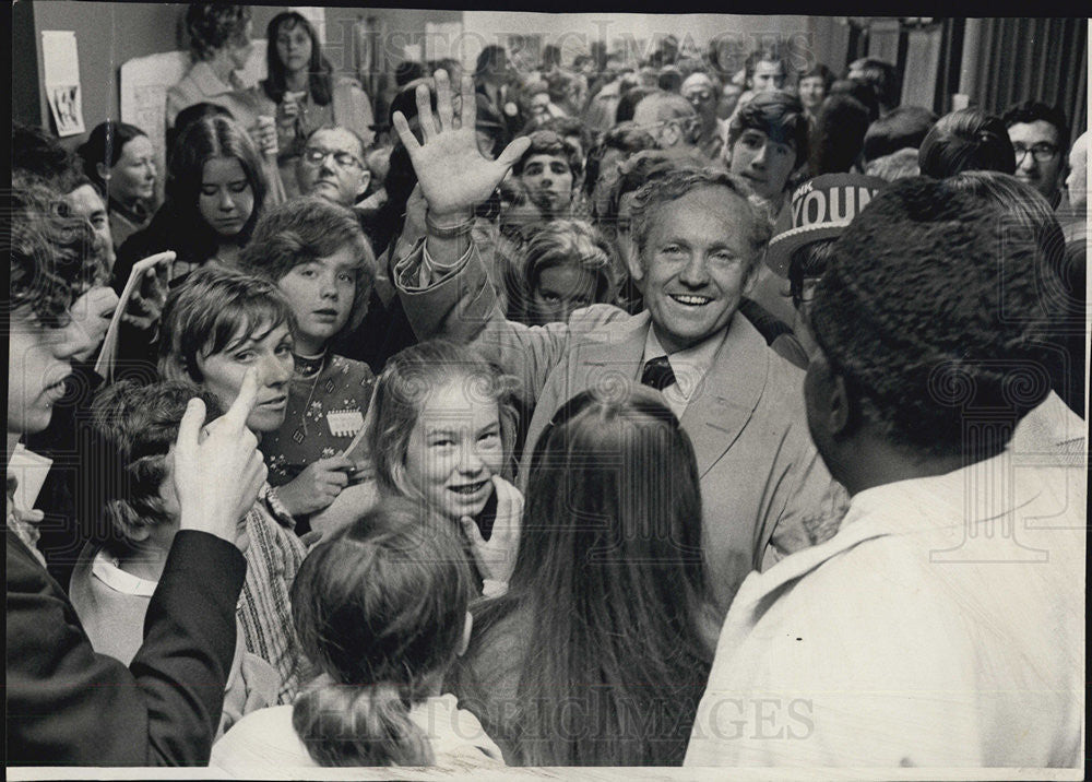 1972 Press Photo Samuel H. Young Wins 10th Congressional District Position - Historic Images