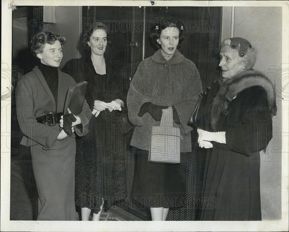 1952 Press Photo St. Luke&#39;s Fashion Show Cybil D&#39;Eeckhoutte Princess - Historic Images