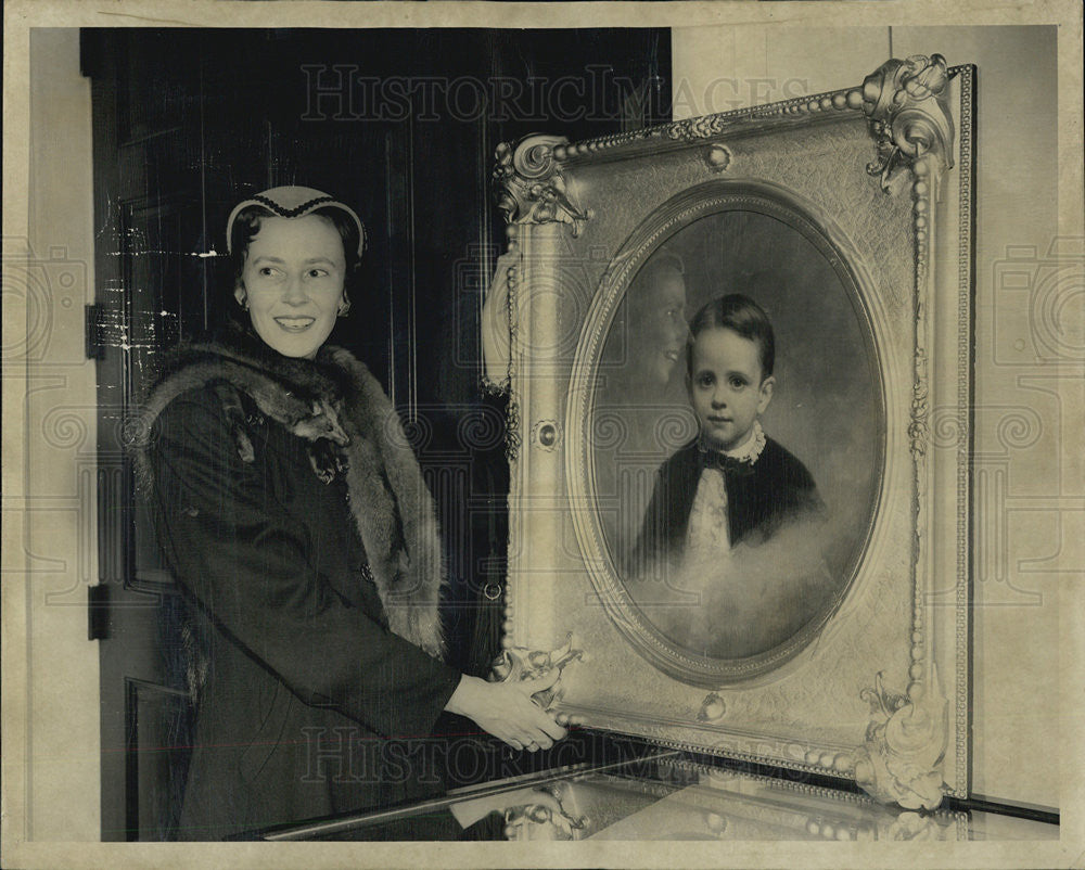 1951 Press Photo Mrs. George Young portrait great uncle Lyman Blair - Historic Images