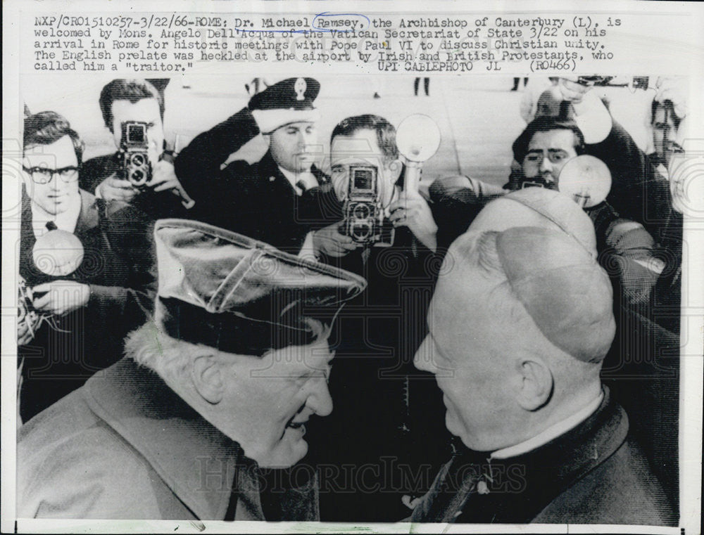 1966 Press Photo Archbishop of Canterbury Michael Ramsey Welcomes Vatican Leader - Historic Images