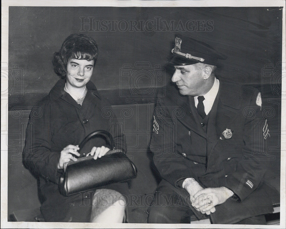 1963 Press Photo Sharon Raddock &amp; Sgt Edward O&#39;Grady - Historic Images