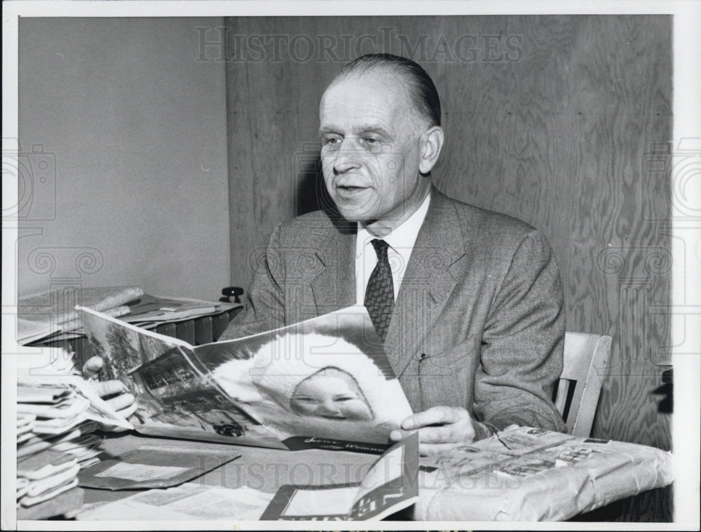 1957 Press Photo T. J. Rakowski, Former Minister Of Education In Poland - Historic Images