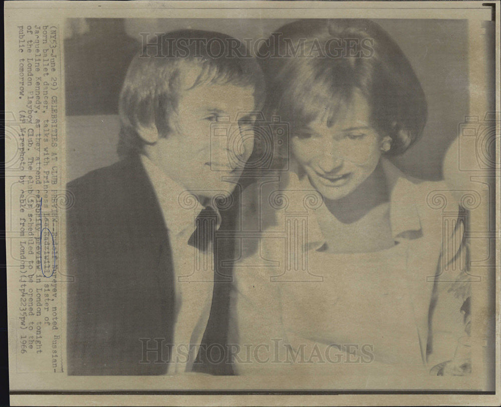 1966 Press Photo Ballet Dancer Rudolf Kurayev And Princess Lee Radziwill - Historic Images