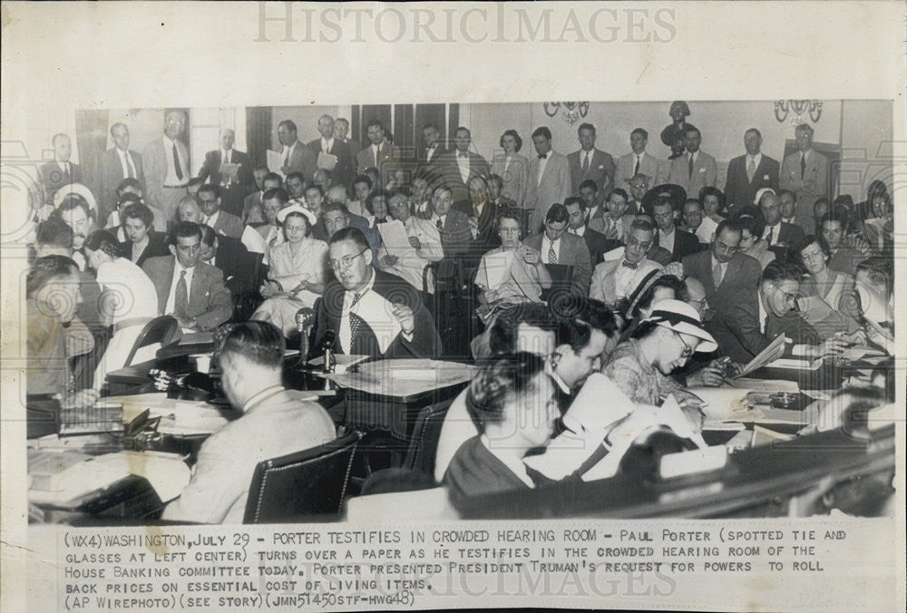 1948 Press Photo Paul Porter testifies in House Banking Committee hearing room - Historic Images