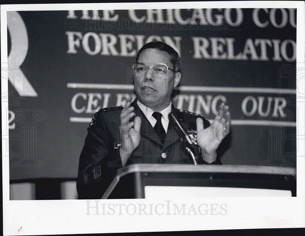 1992 Press Photo Colin Powell speaks to the Chicago Council on Foreign Relations - Historic Images