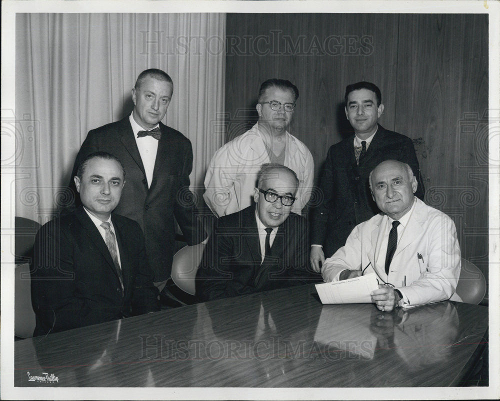 1966 Press Photo Gottlieb Memoral Hospital Medical Staff Department Chairmen - Historic Images