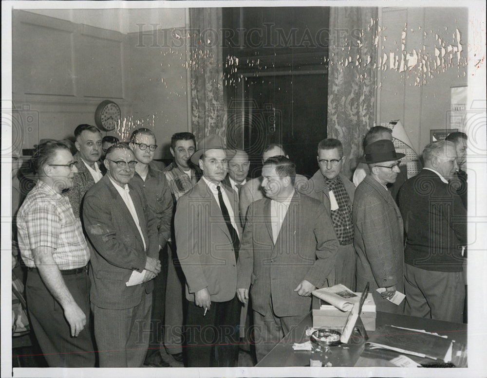 1959 Press Photo Liquor License Holders in Line for Renewals - Historic Images