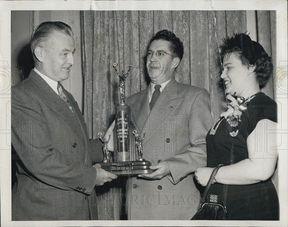 1950 Press Photo Driver of the Year Awarded bu Illinois Central Freight Assoc - Historic Images