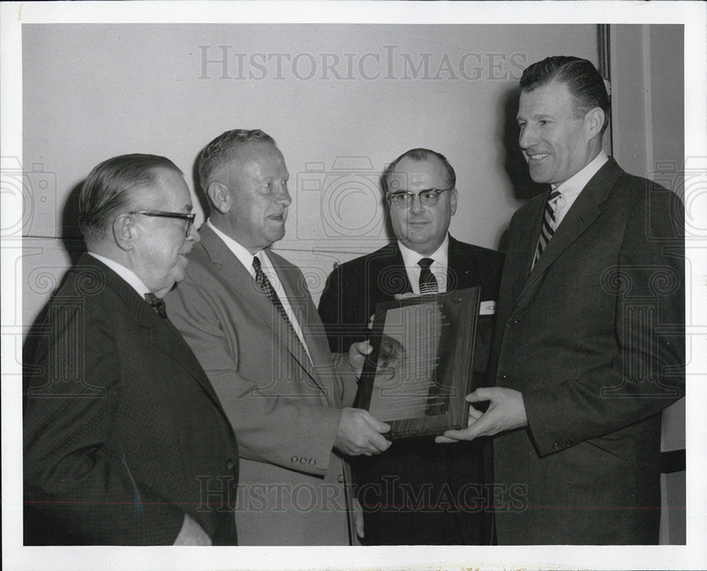 1957 Press Photo A.C. Moore Gen Mgr Of Ford Co  Gets Plaque From Thomas Culture - Historic Images