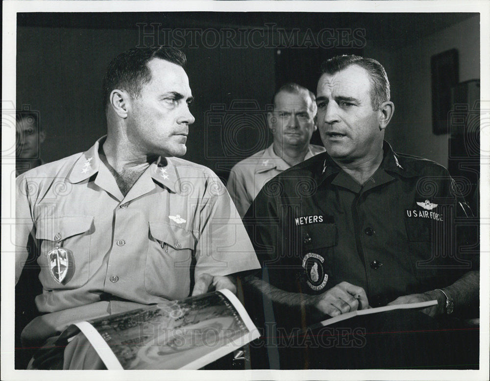 1965 Press Photo AF Lt Gen Jospeh II More And Maj Gilbert L Meyers AF Deputy - Historic Images