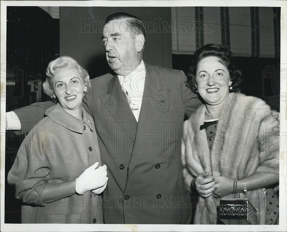 1954 Press Photo Mrs. Edward Price and Mr &amp; Mrs Edward Moore - Historic Images