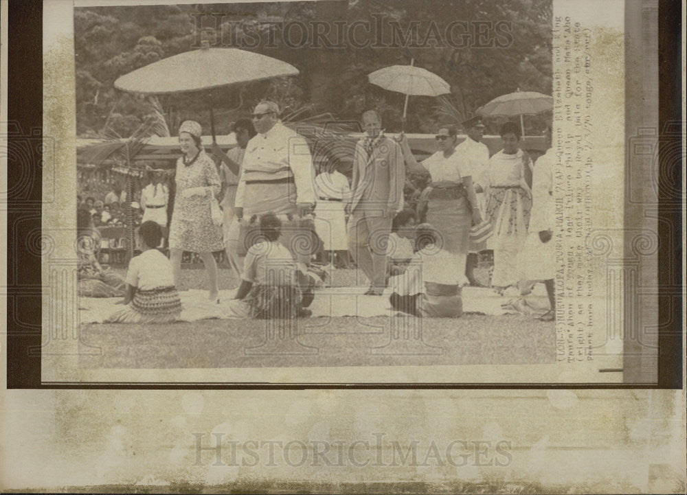 1970 Press Photo Qn Elizabeth And King Taufa&#39;ahau Tupou IV In Tonga With Phillip - Historic Images