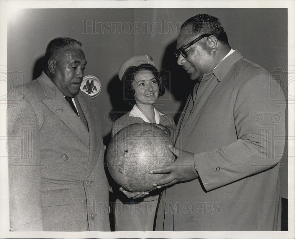 1964 Press Photo Prince Tungi And Western Samos Minister Of Education Papalii - Historic Images