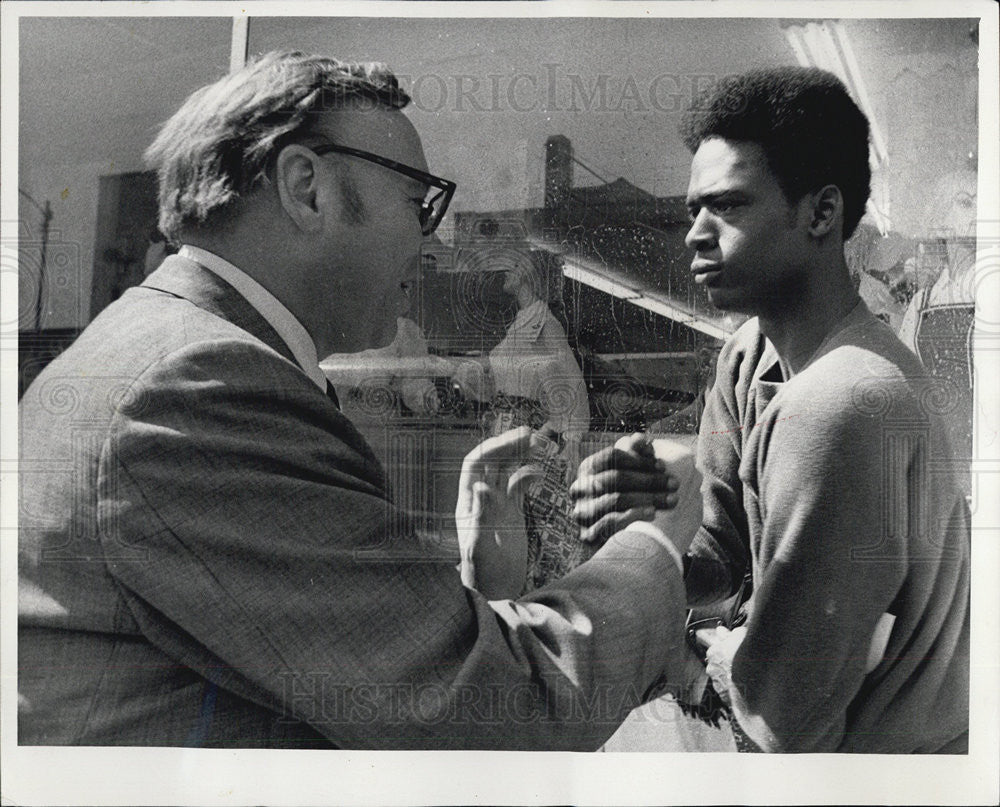 1972 Press Photo Donald Page Moore States Attorney candidate - Historic Images