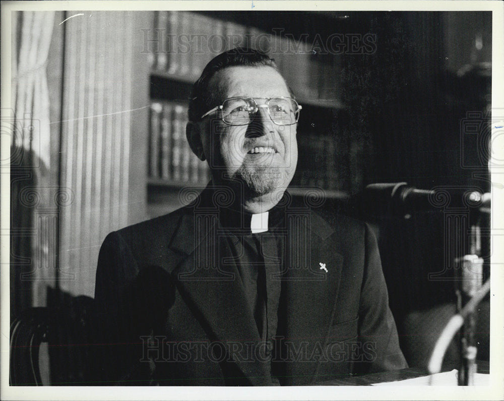 1983 Press Photo Vladimir Tarasevitch Bishop Chicago - Historic Images