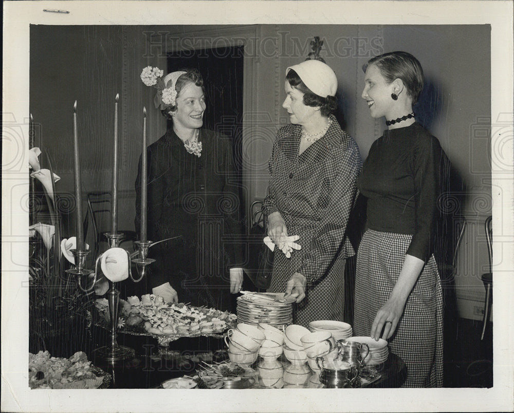 1950 Press Photo Mrs Richard Oliphant Entertains IL Div Of American Cancer Socty - Historic Images