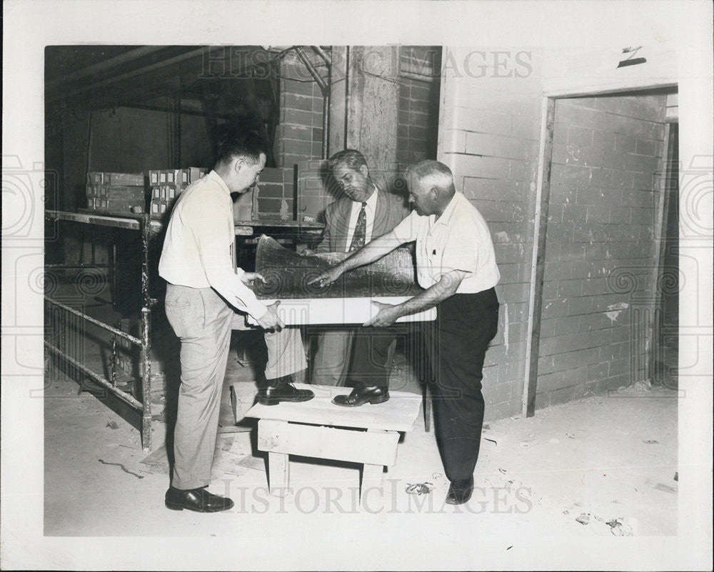 1955 Press Photo James H. Roche Teacher Howard Olson Gerald W. Smith - Historic Images