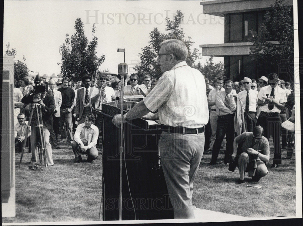 1972 Press Photo Illinois Governor Richard Ogilvie - Historic Images