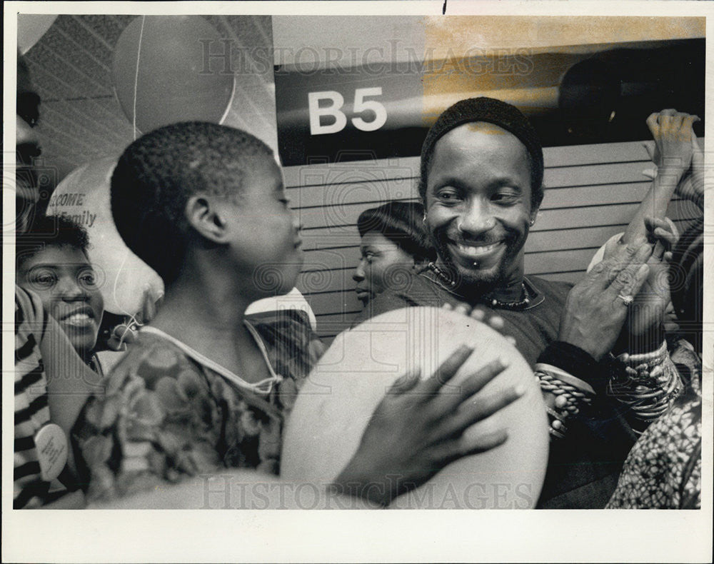 1984 Press Photo Harlem Social Worker Kojo Odo North American Council Adoption - Historic Images