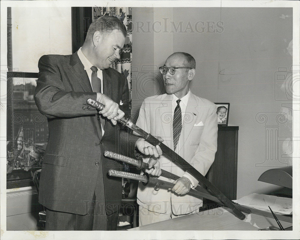 1959 Press Photo Poshka President 41st Division Association Junzo Sato Japan Rep - Historic Images