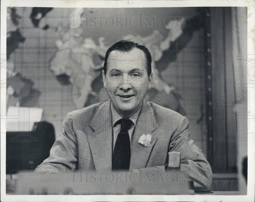 1961 Press Photo News Anchor John Cameron Swayze - Historic Images