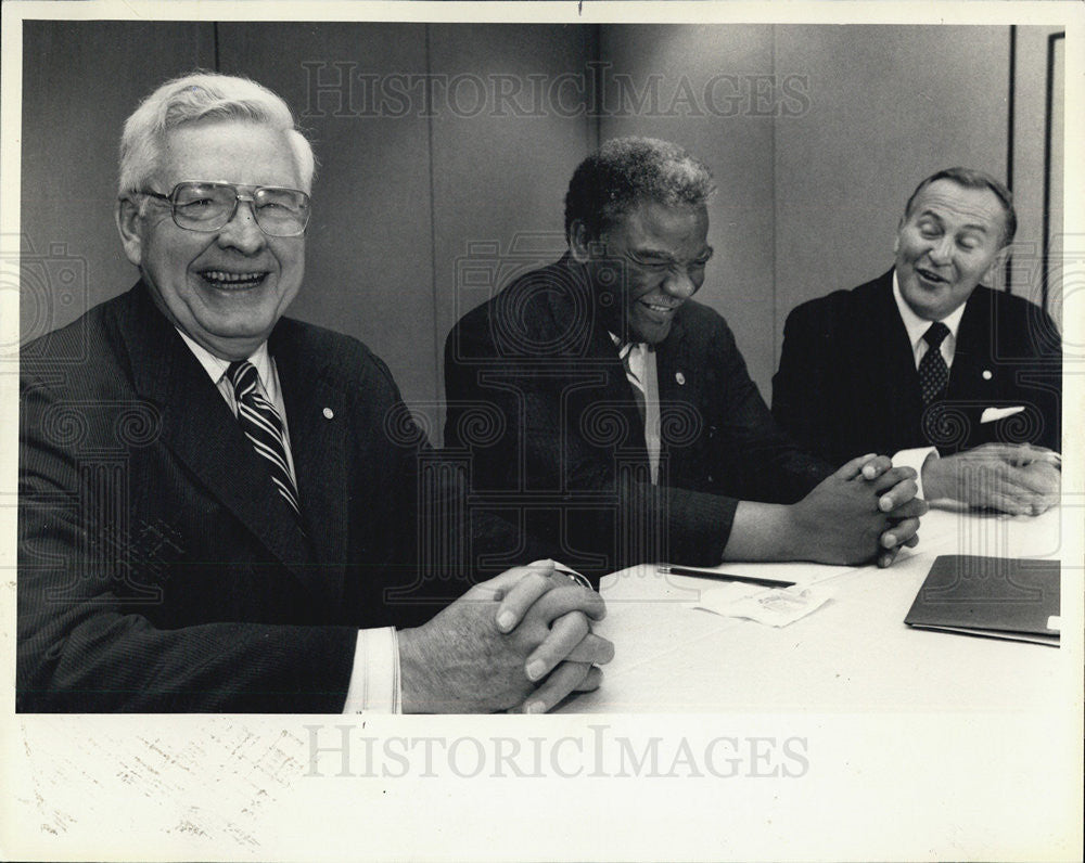 1984 Press Photo John E. Swearingen/Mayor Washington/William S. Ogden - Historic Images