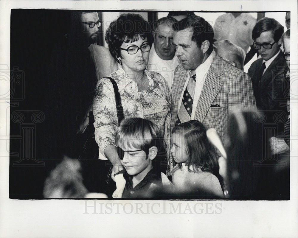 1975 Press Photo Teachers Union pesident  Norman Swenson and his wife at the - Historic Images