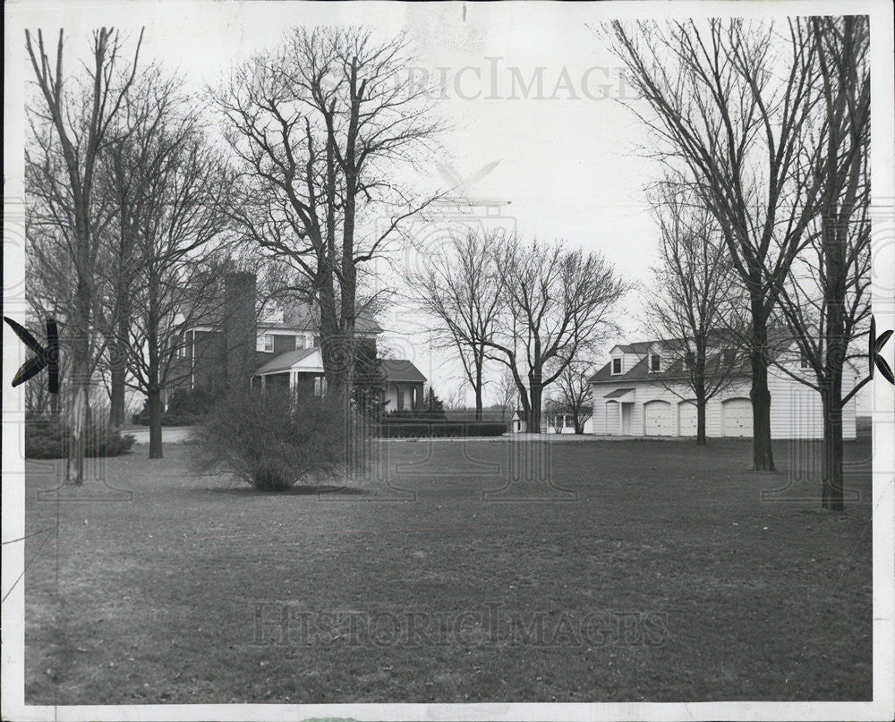 1956 Press Photo Wm E Maloney&#39;s Home In Arlington Heights IL INt&#39;l Union Of - Historic Images