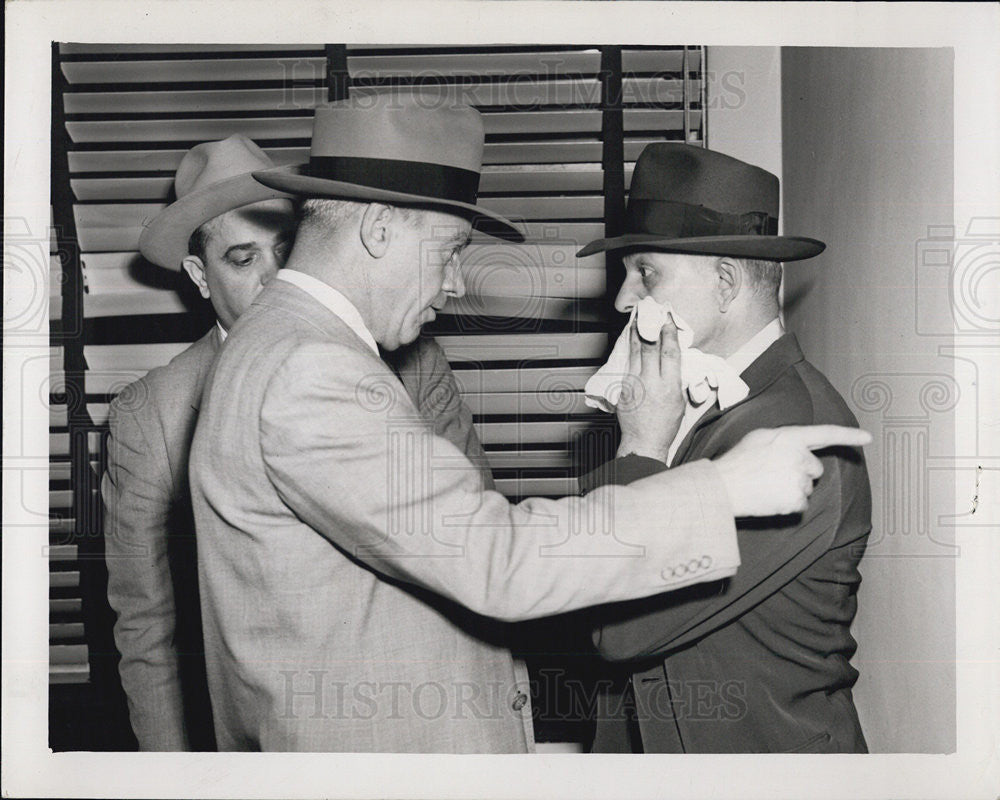 1951 Press Photo Lieutenant James Oakie John Ellis - Historic Images